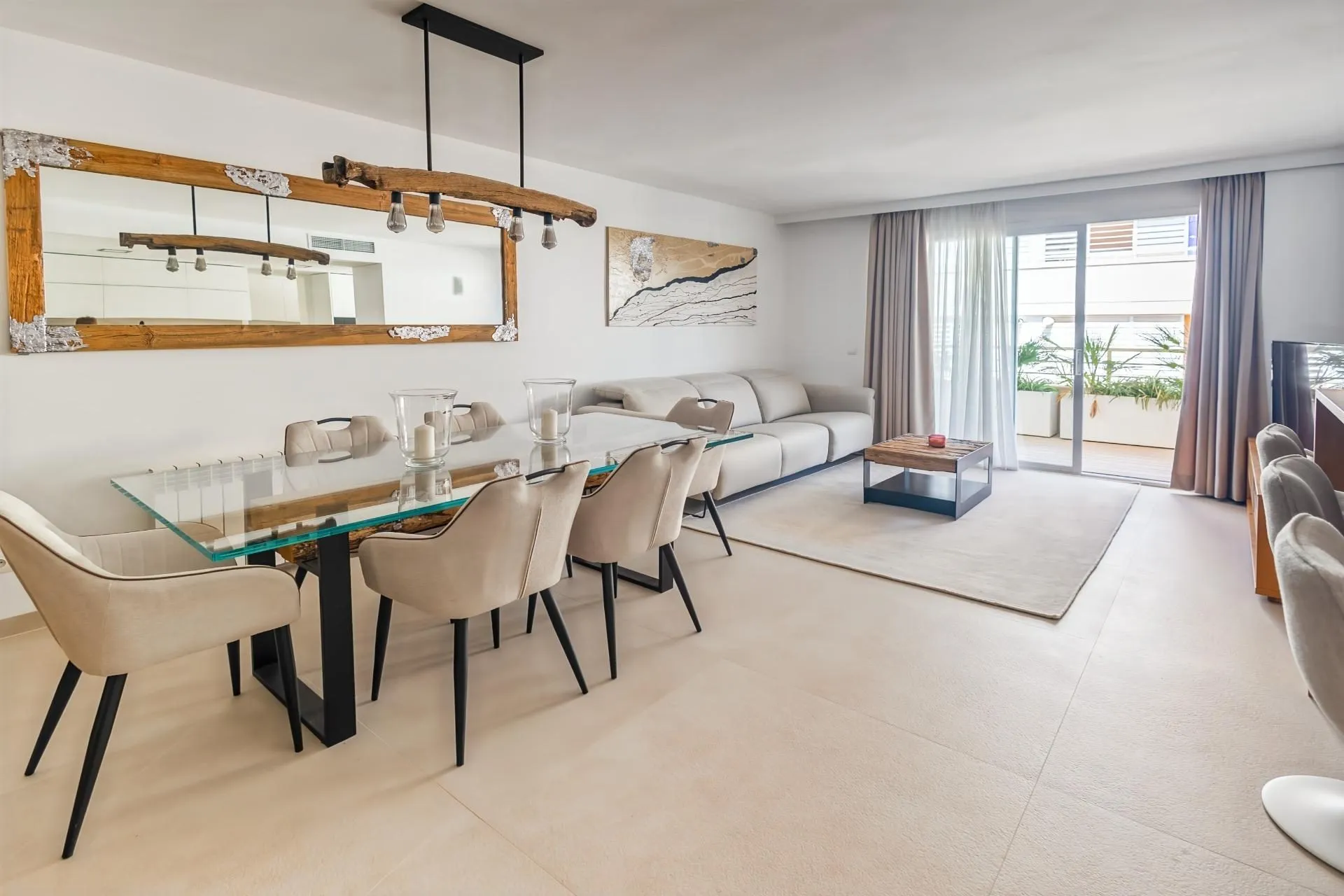 Immobilienangebot - Mallorca (Palma) - Alle - Vollständig renoviertes Penthouse mit außergewöhnlich großer privater Dachterrasse, Parkplatz und modernem Wohnkomfort im Herzen von Palma